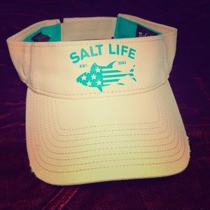 🧢NWOT Salt Life Visor